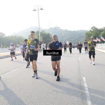 Runner Photo 6894879