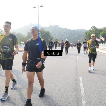 Runner Photo 6894923