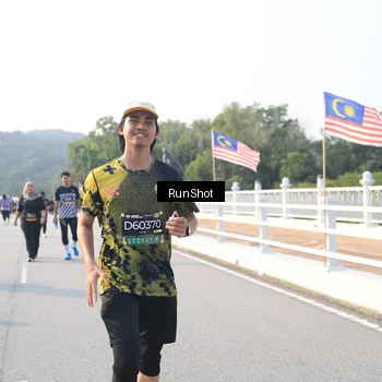Runner Photo 6894975