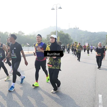 Runner Photo 6894999
