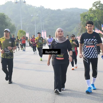 Runner Photo 6895031