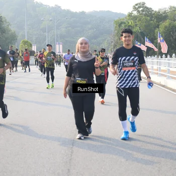 Runner Photo 6895037