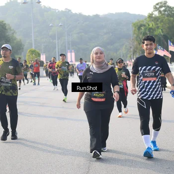 Runner Photo 6895043
