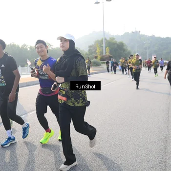 Runner Photo 6895052