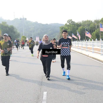 Runner Photo 6895054
