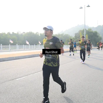 Runner Photo 6895078