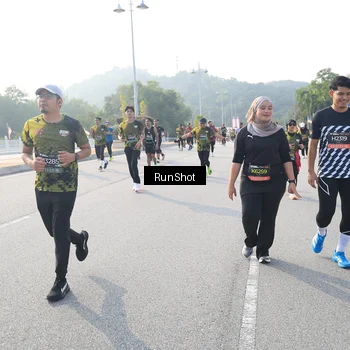 Runner Photo 6895080