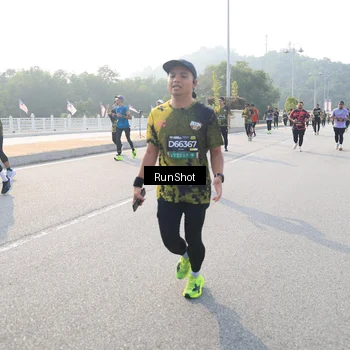 Runner Photo 6895143