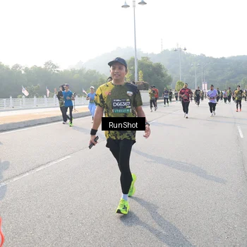 Runner Photo 6895155