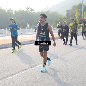 Runner Photo 6895167