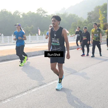 Runner Photo 6895172