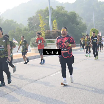 Runner Photo 6895218