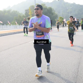 Runner Photo 6895338