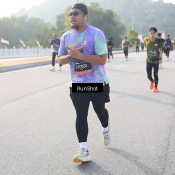 Runner Photo 6895352