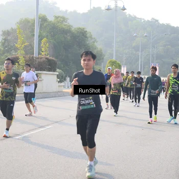 Runner Photo 6895458