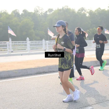 Runner Photo 6895459