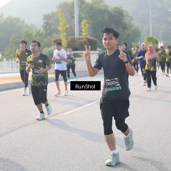 Runner Photo 6895471