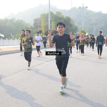Runner Photo 6895512