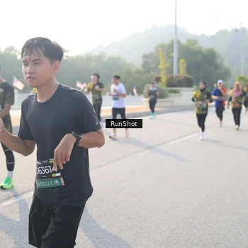 Runner Photo 6895518