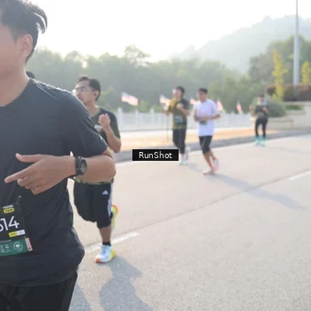 Runner Photo 6895528