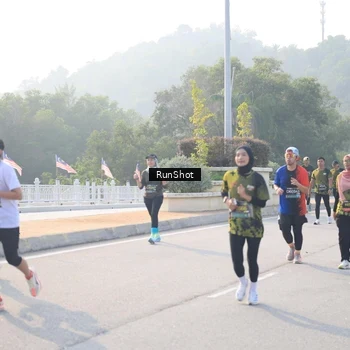 Runner Photo 6895529