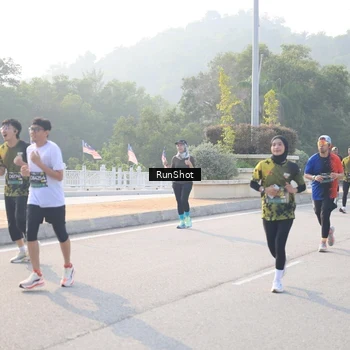 Runner Photo 6895531