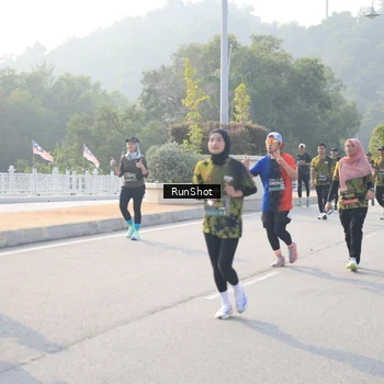 Runner Photo 6895540