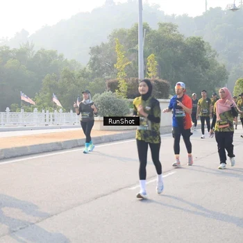 Runner Photo 6895541