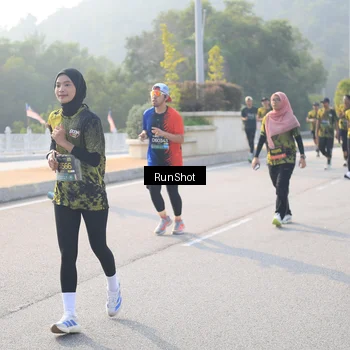 Runner Photo 6895592