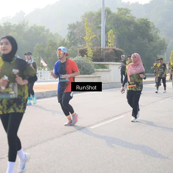 Runner Photo 6895606