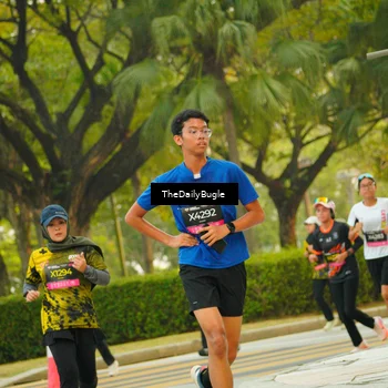 Runner Photo 6895726