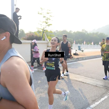 Runner Photo 6900746