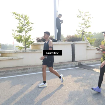 Runner Photo 6900756