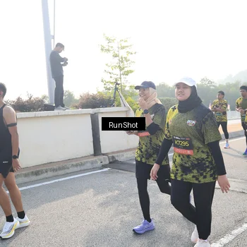 Runner Photo 6900762