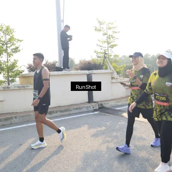 Runner Photo 6900763