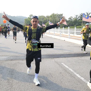Runner Photo 6900810