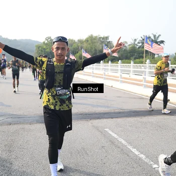 Runner Photo 6900813