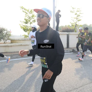 Runner Photo 6900909