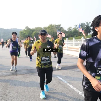 Runner Photo 6900943