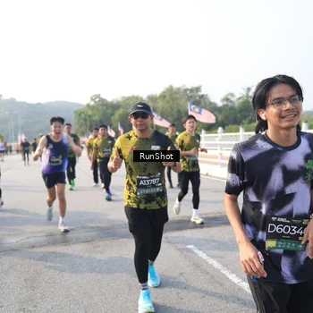 Runner Photo 6900944