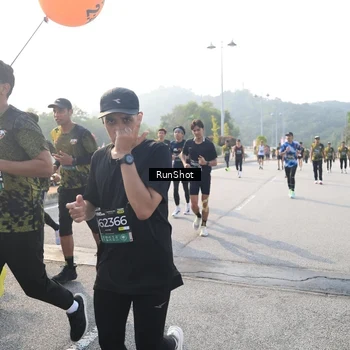 Runner Photo 6900992