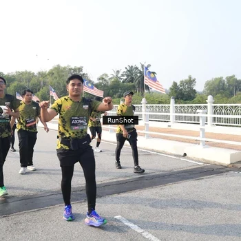 Runner Photo 6901003
