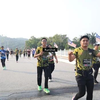 Runner Photo 6901007