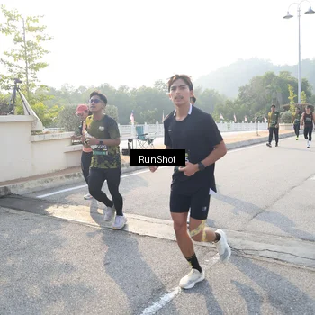 Runner Photo 6901014