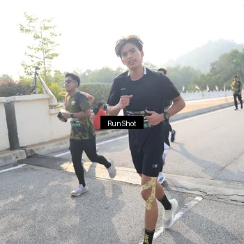 Runner Photo 6901022