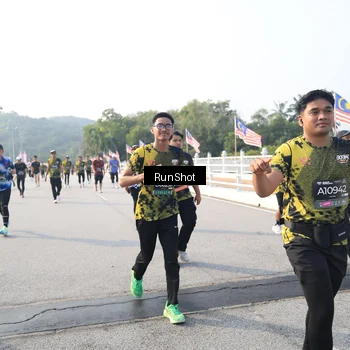 Runner Photo 6901024