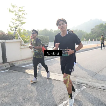 Runner Photo 6901032