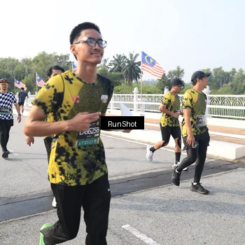 Runner Photo 6901058
