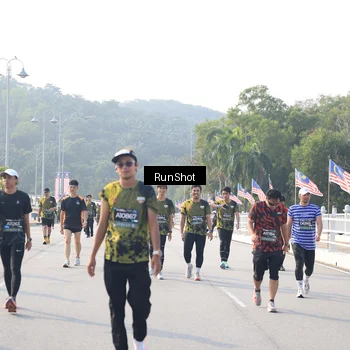 Runner Photo 6901070