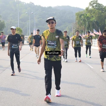 Runner Photo 6901084